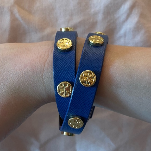 TORY BURCH Kira Logo Studded Double Wrap Bracelet - Picture 2 of 4